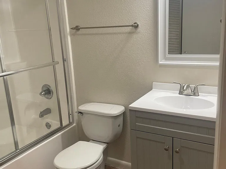 1005 E 8th St #1011 — Photo 4