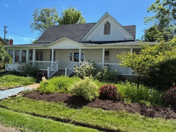 301 W Webster St, Galax, VA 24333