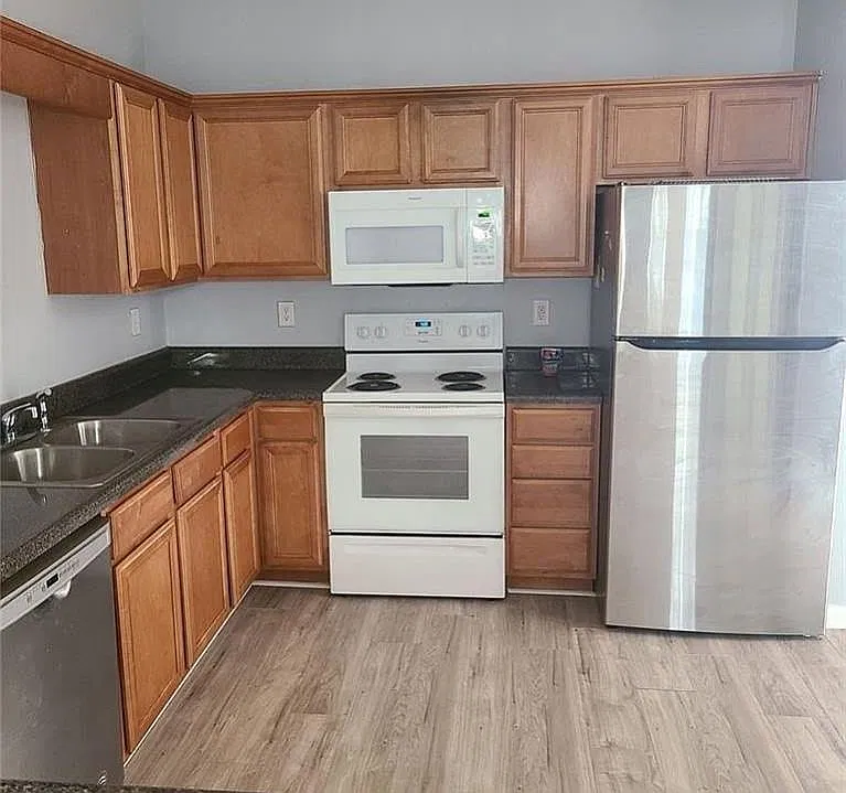 3 bed, 2.5 bath, 1440 sqft, $1,900 — Photo 3
