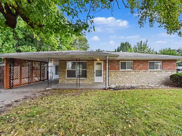 1785 Bobbinray Ave, Florissant, MO 63031