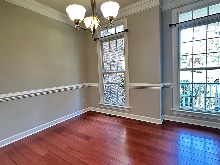 717 Bluffcreek Dr — Photo 6