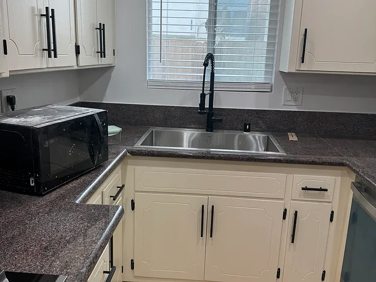 1042 S Shenandoah St #102 — Photo 7