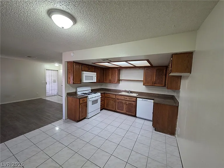 6671 W Tropicana Ave #103 — Photo 14