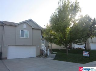 17221 Manderson St, Omaha, NE 68116