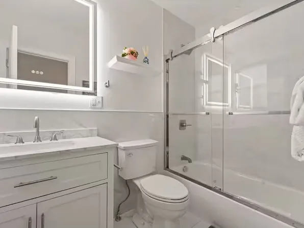32 Centre St, Milton, MA 02186
