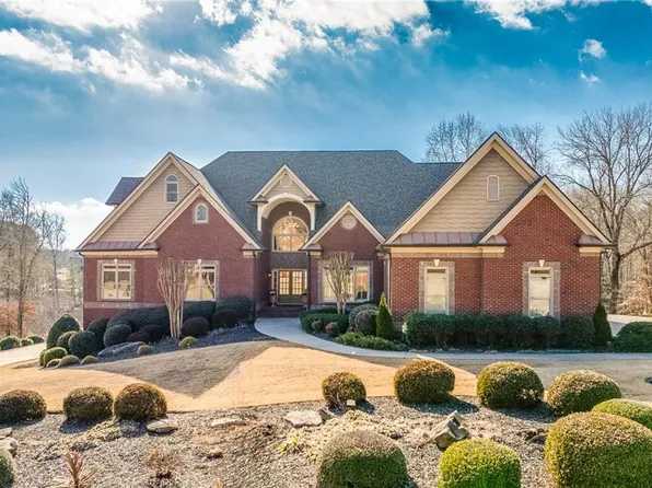 4674 Quailwood Dr, Flowery Branch, GA 30542