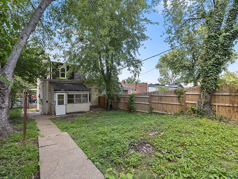 4424 Grace Ave — Photo 2
