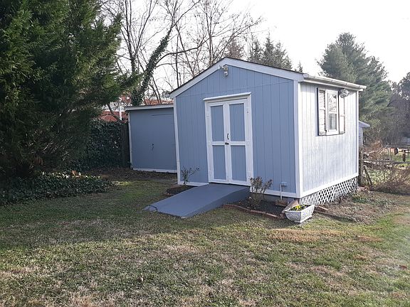 Shed with electricity 