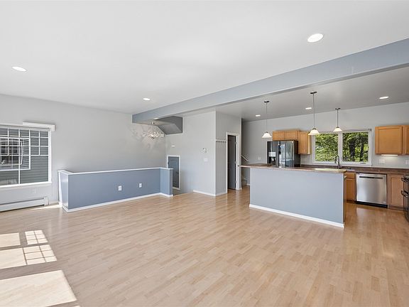 2nd image of 3820 Lee Ct
