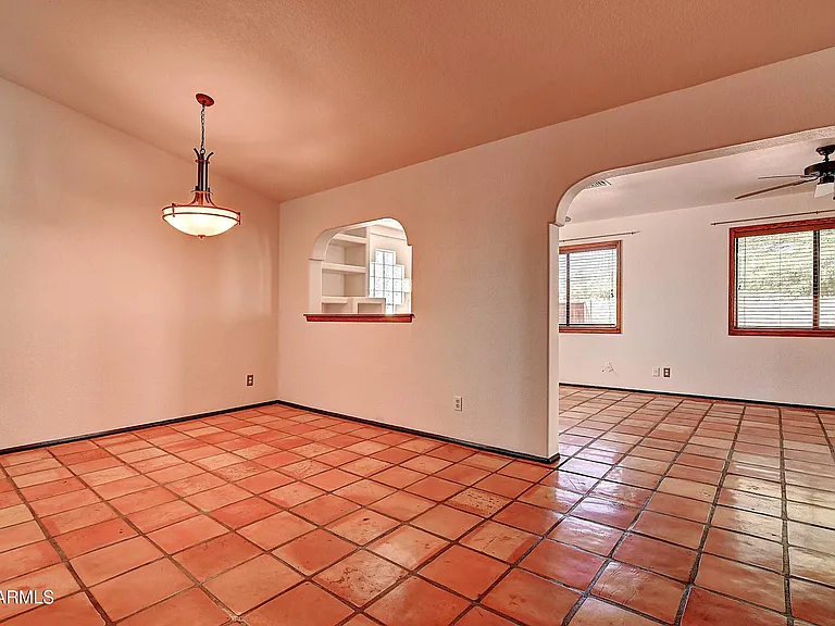 14004 N Sussex Pl — Photo 6