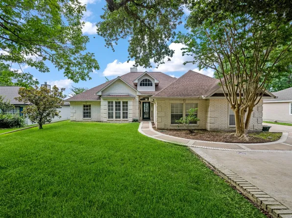 151 Lake Oaks Blvd, Coldspring, TX 77331