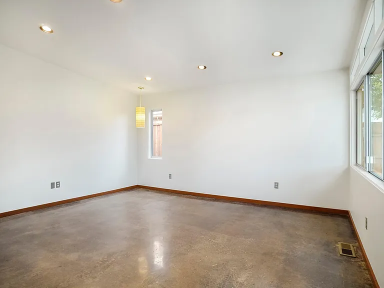 1403 Kendolph Dr — Photo 16