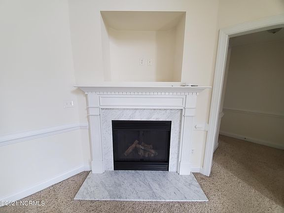 5th image of 749 Fox Chase Ln