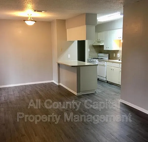 6506 S 1st St #104 — Photo 3