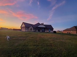 221 Lonesome Valley Rd, Waxahachie, TX 75167
