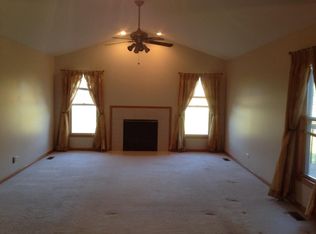 1448 Mackenzie Ln, Elgin, IL 60120