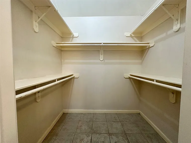 1318 Cedar Terrace Ct — Photo 28