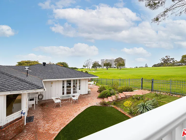 1110 W Muirlands Dr — Photo 27