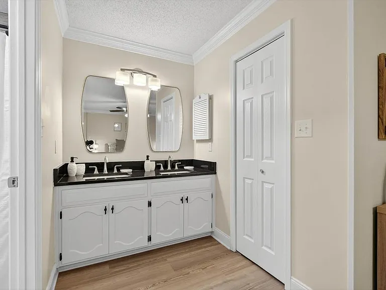 3520 Clifden Dr — Photo 13