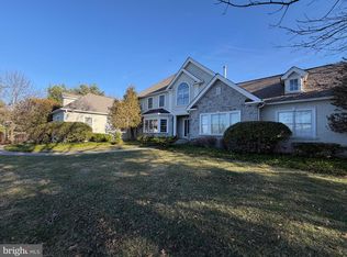 6 Brookside Dr, Titusville, NJ 08560