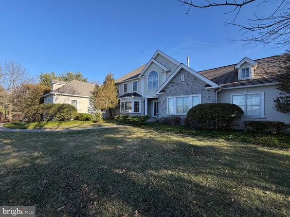 6 Brookside Dr, Titusville, NJ 08560