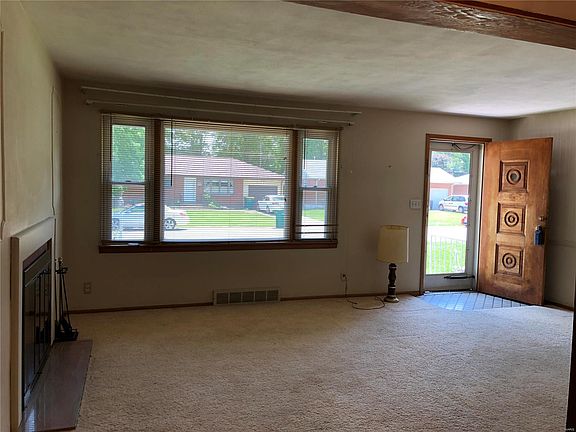 3rd image of 2595 Boyle Ave