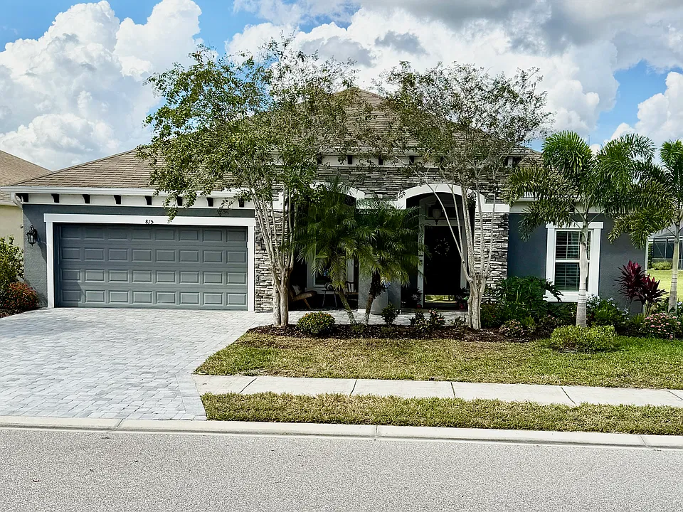 815 Rosemary Cir