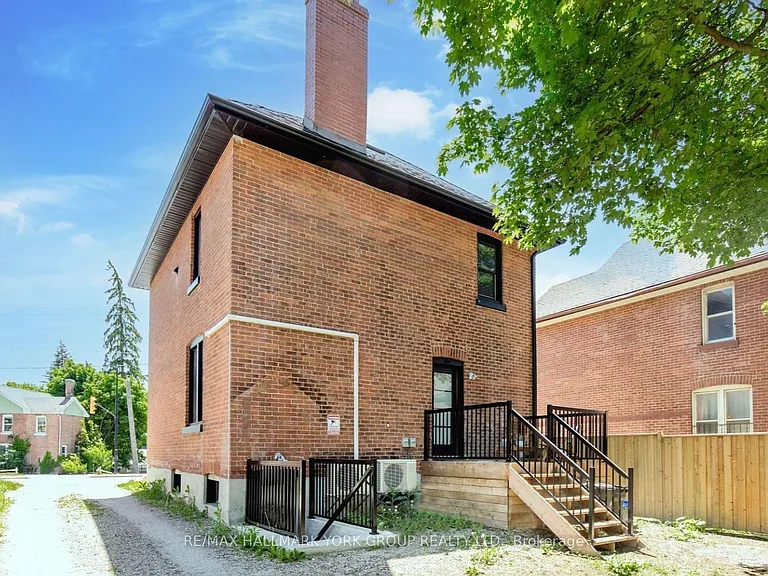 40 Sophia St W #LOWER — Photo 8