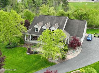 10 Seneca Rd, Niskayuna, NY 12309