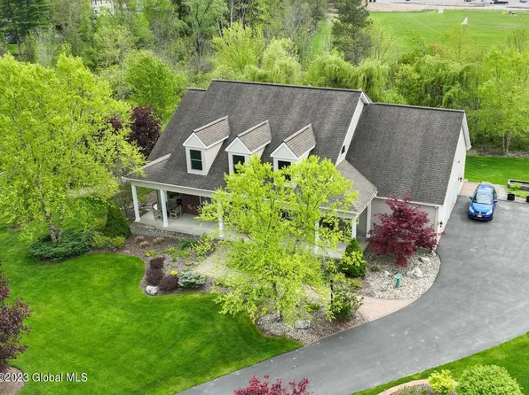 10 Seneca Road, Niskayuna, NY 12309