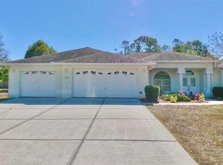 8056 Floral Dr, Weeki Wachee, FL 34607