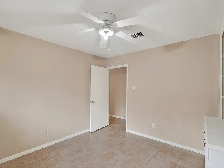 23022 Quail Shute St — Photo 32