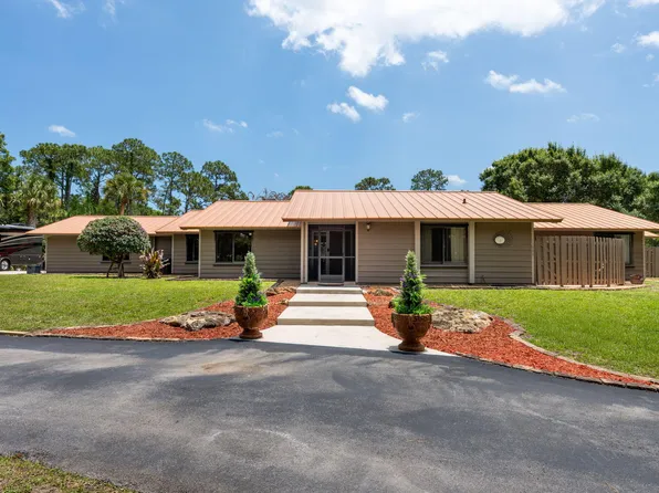 11001 SW Hawkview Circle, Stuart, FL 34997