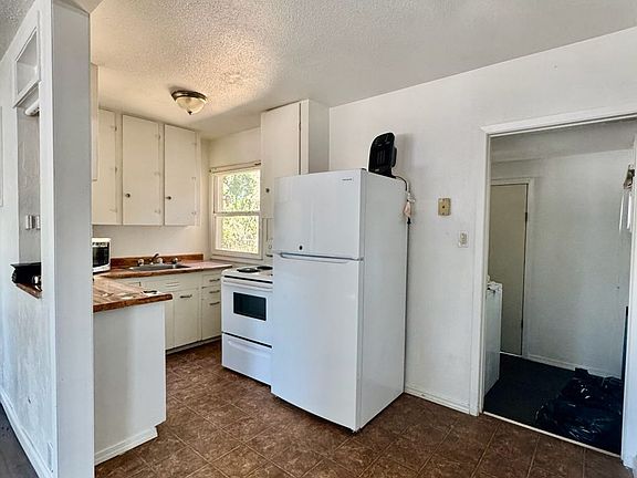 4th image of 1515-1519 E Elm Ave #1515