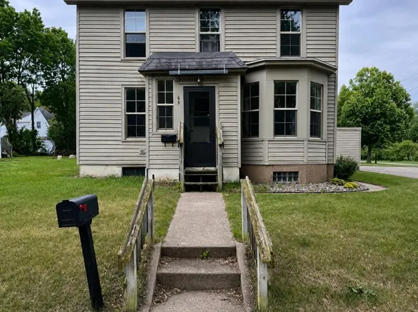 637 Lake St, Eau Claire, WI 54703
