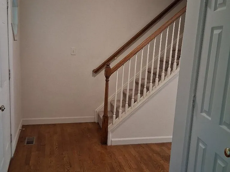 12904 Arsenal Ct — Photo 7