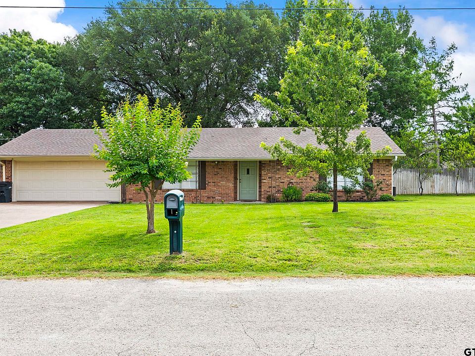 1st image of 225 Helen Dr