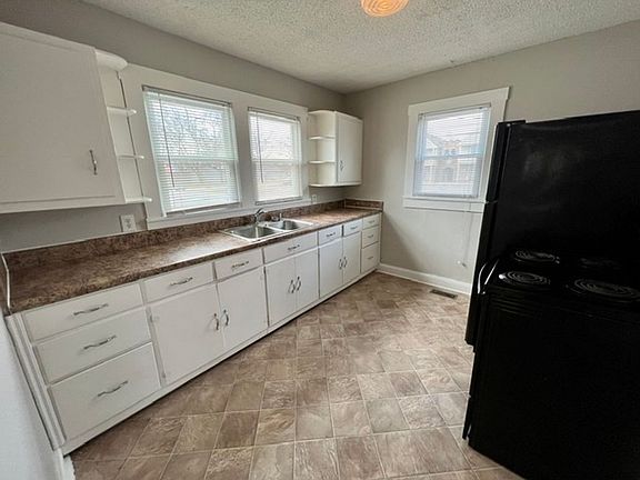 5th image of 1403 Rocky Ln