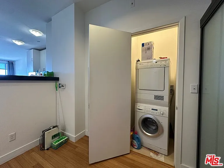3810 Wilshire Blvd #1801 — Photo 13