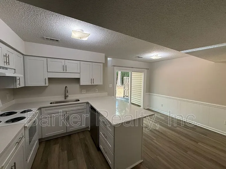 101 Greengate Ct — Photo 5
