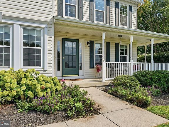 3rd image of 4007 Windward Dr