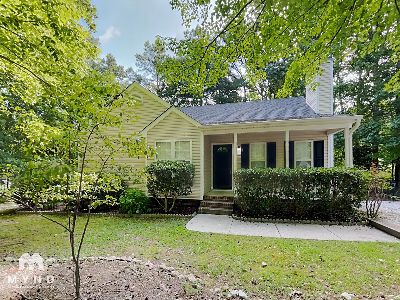 3 bed, 2.0 bath, 1050 sqft, $1,975 — Photo 1