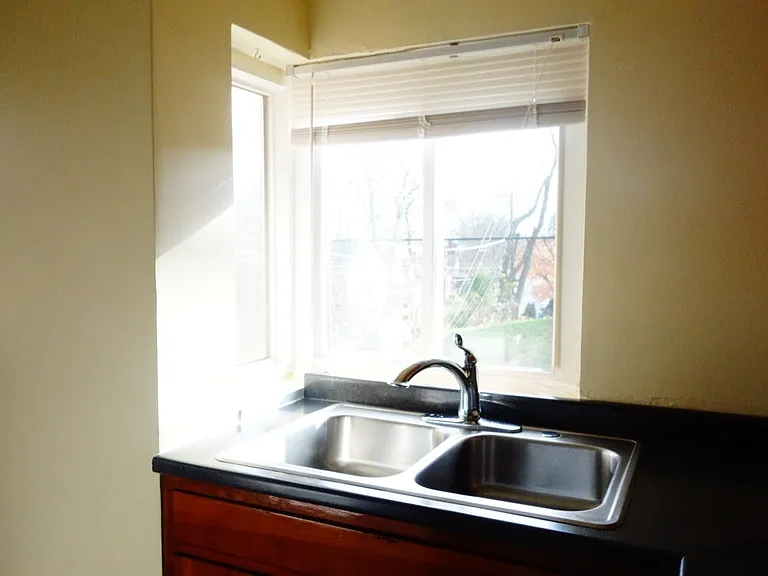 8400 Greenwood Ave — Photo 12