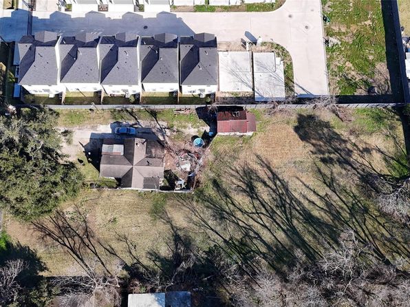 40 Dipping Ln, Houston, TX 77076