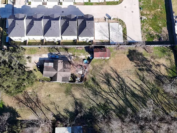 40 Dipping Ln, Houston, TX 77076