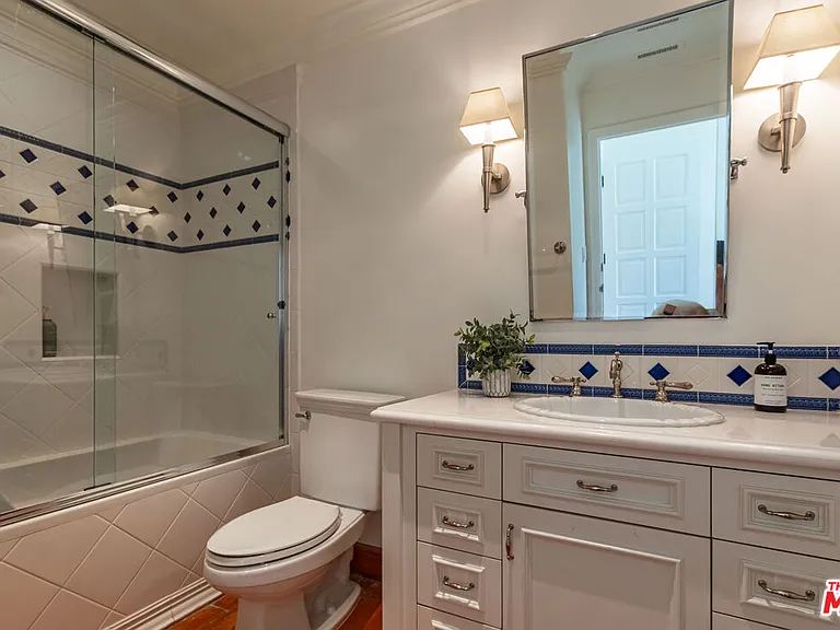 3453 Coast View Dr — Photo 29