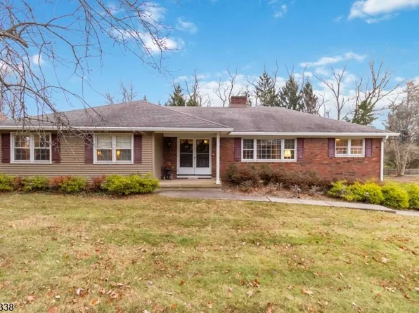 77 Sun Valley Way, Morris Plains Boro, NJ 07950