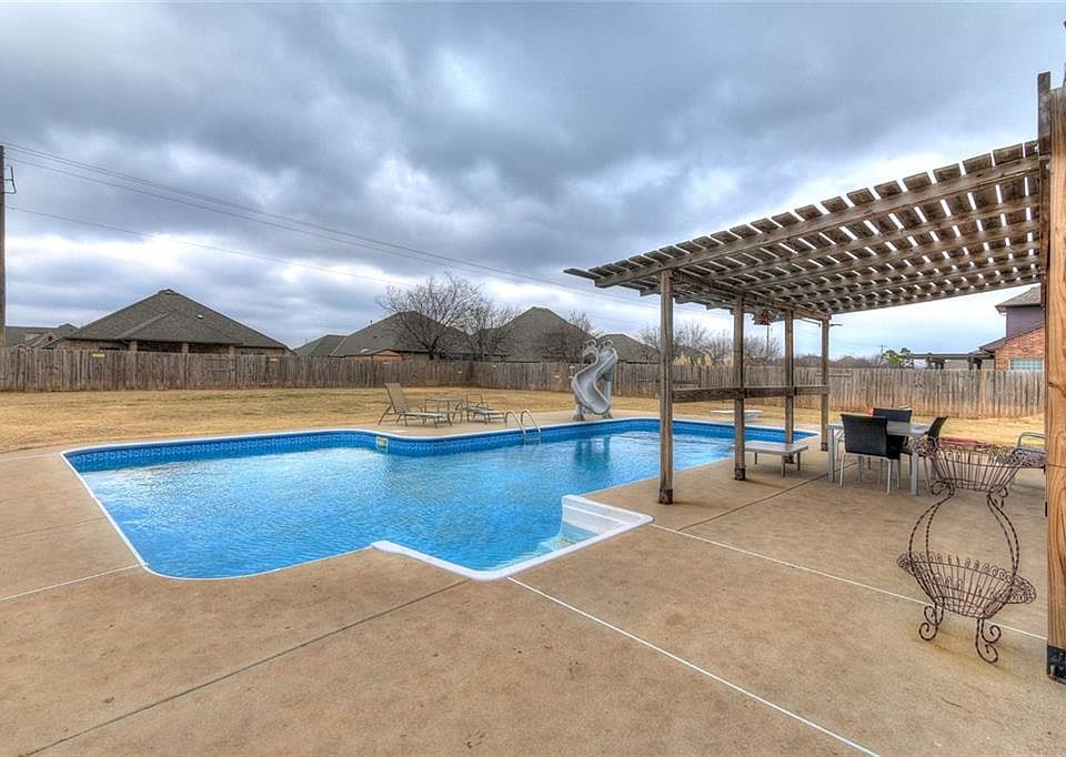 1st image of 4109 Hidden Lake Cir