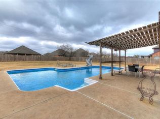 4109 Hidden Lake Cir, Moore, OK 73160