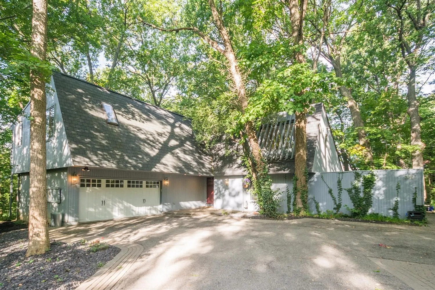 239 Barton Shore Dr photo 1